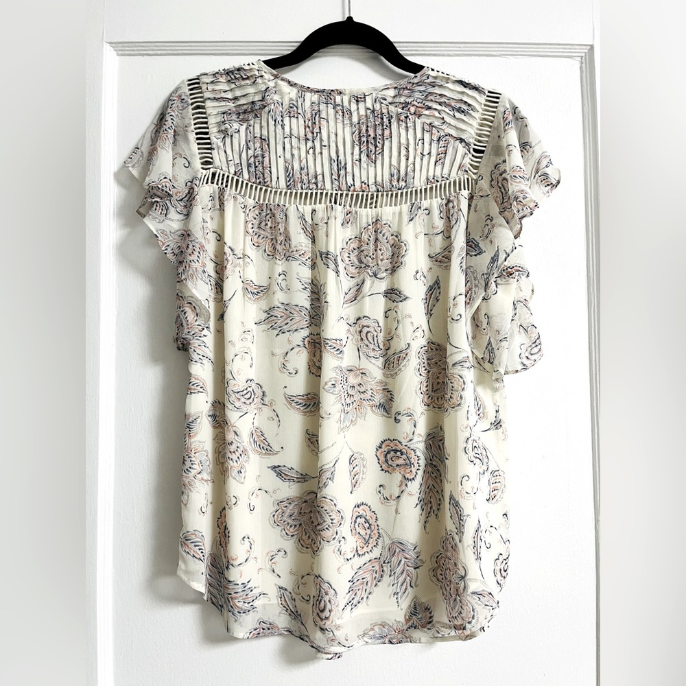 Daniel Rainn Flutter-Sleeve Top - Size Medium - image 8